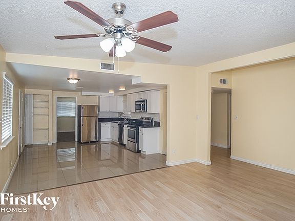 4th image of 3904 W El Parque Ave