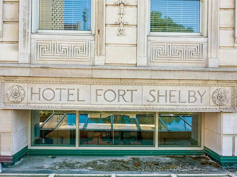 525 W Lafayette Blvd #21B — Photo 43