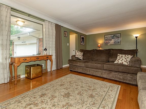 4th image of 1934 Caronia Dr