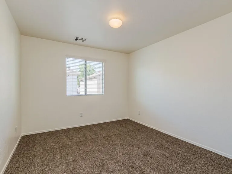10018 W Winslow Ave — Photo 20