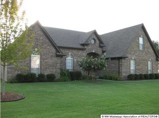 5365 Hurt Rd, Horn Lake, MS 38637