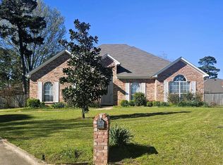 134 Westline Ct, Wake Village, TX 75501