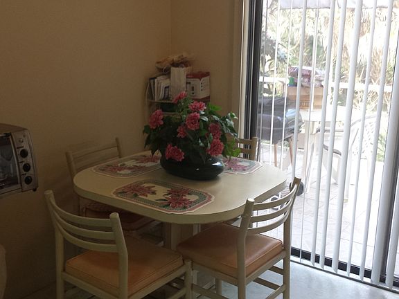 3rd image of 810 E Palm Run Dr