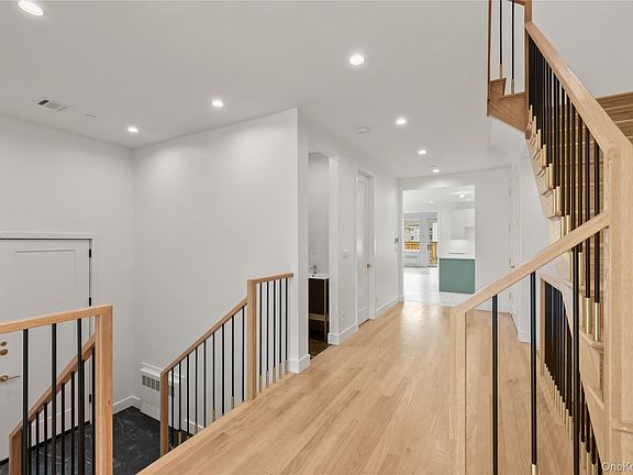 5th image of 23 Singer Avenue #211
