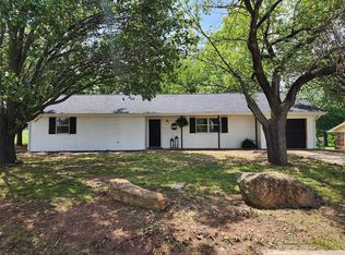 901 W 18th St, Prague, OK 74864