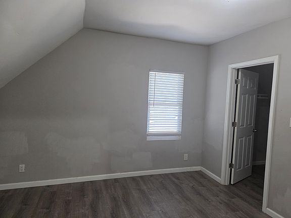 3rd image of 136 N Belmont Ave APT 3