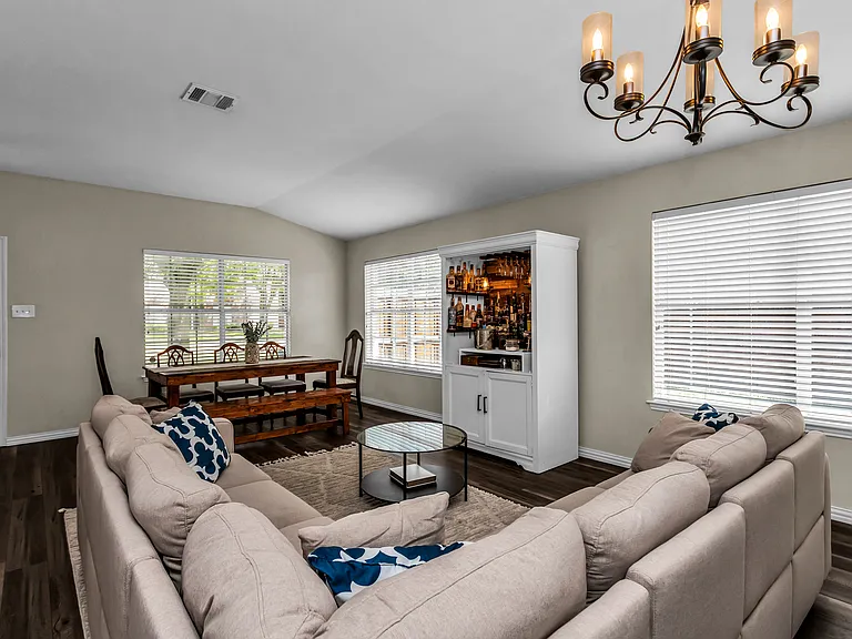 1104 Centennary Dr — Photo 5