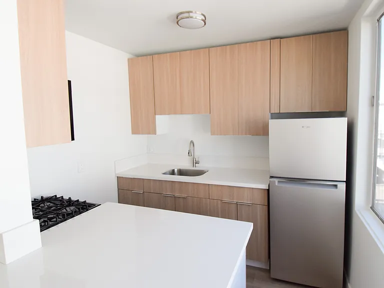 2643 Centinela Avenue — Photo 12