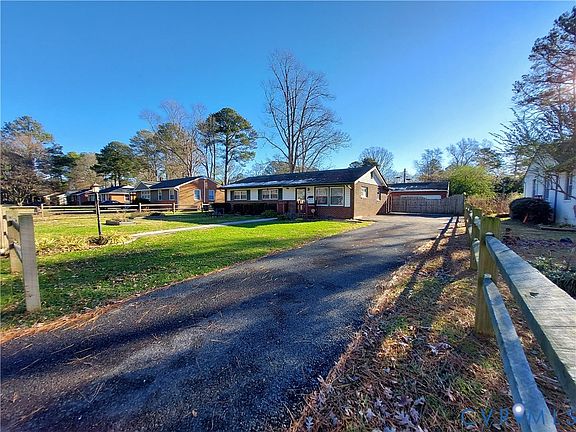 2nd image of 210 Stuttaford Dr