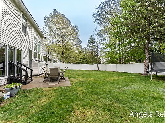 5th image of 3528 Birch Knoll Dr SE