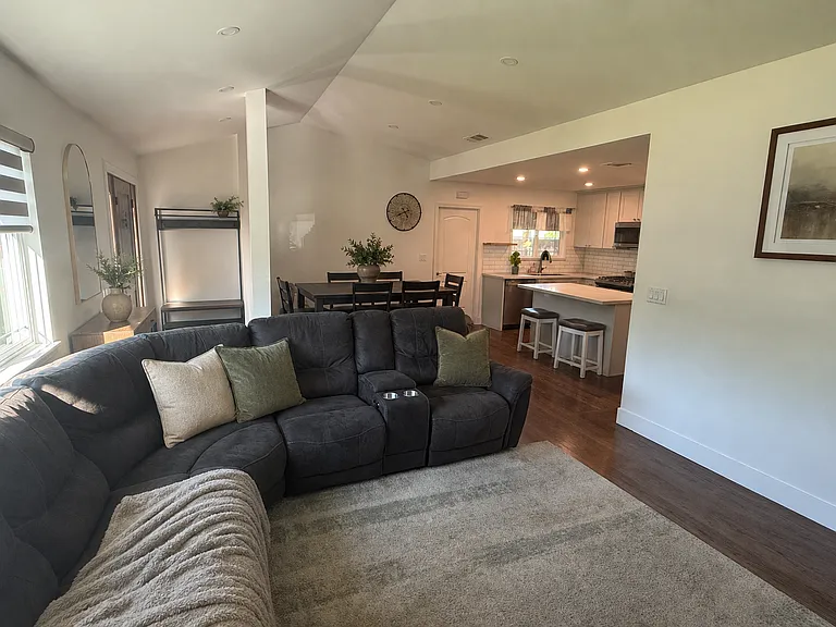 3437 Madeira Way — Photo 5