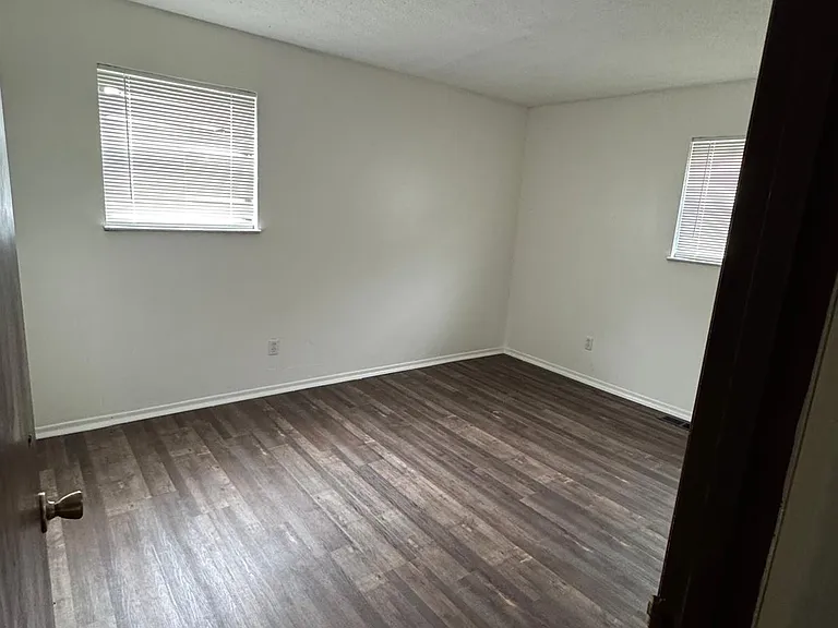 304 Rebecca Dr — Photo 14