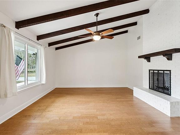 5th image of 208 Lexington Dr