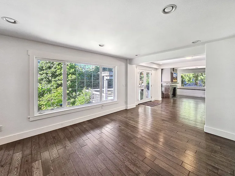 10058 NE 29th Pl — Photo 12