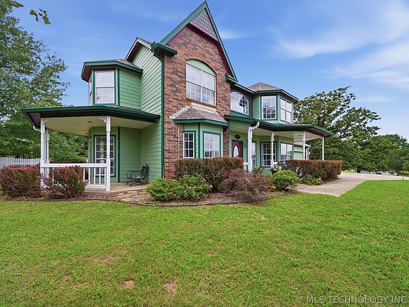 4th image of 1290 N Cliff Dr