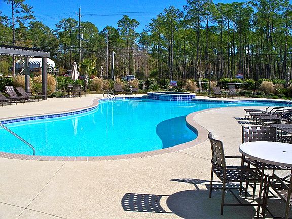 3rd image of 2421 Beachview Dr APT A18