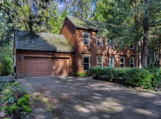 65015 E Sandy River Ln, Rhododendron, OR 97049