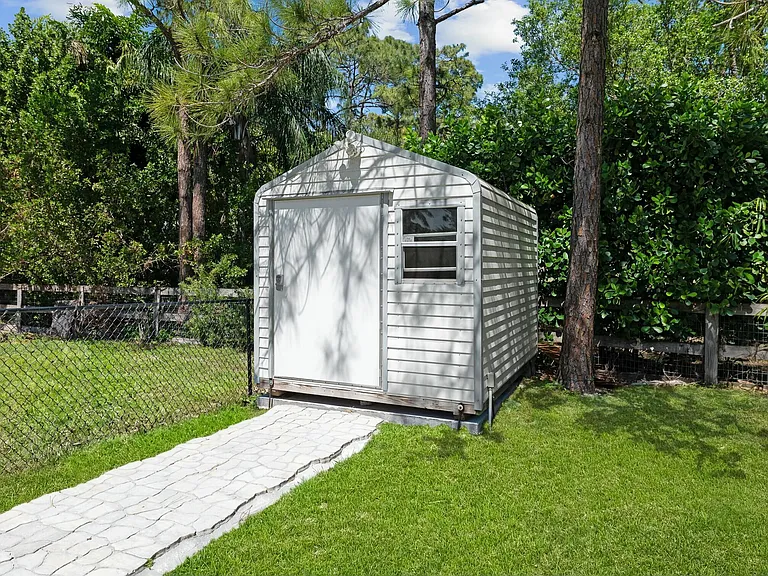 15503 Temple Blvd — Photo 56