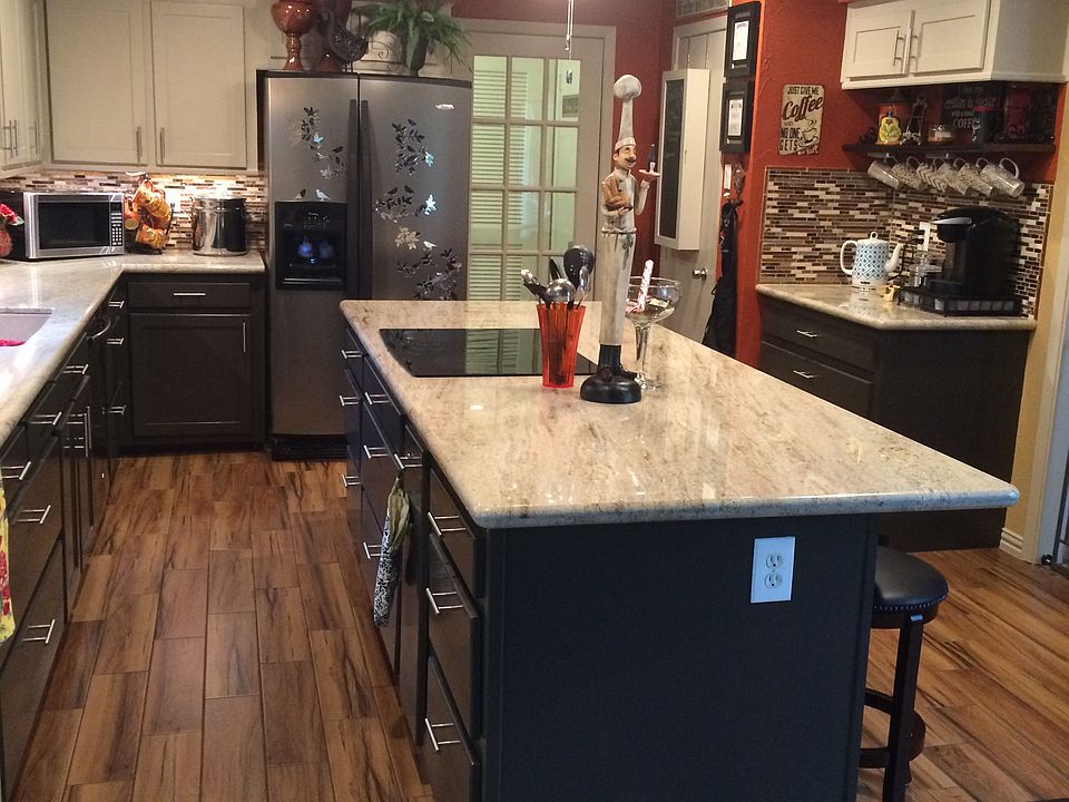 2nd image of 8114 Winding Oak Ln