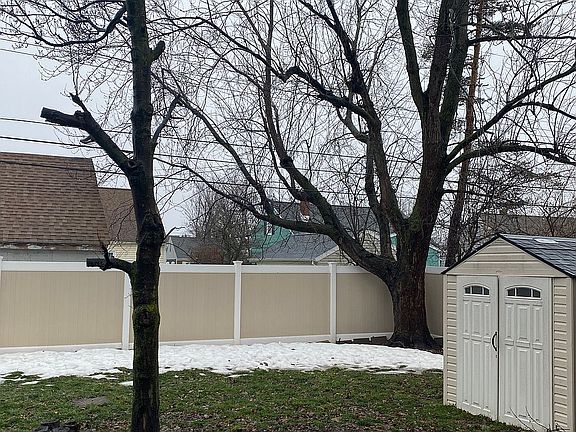 3rd image of 480 Windermere Blvd