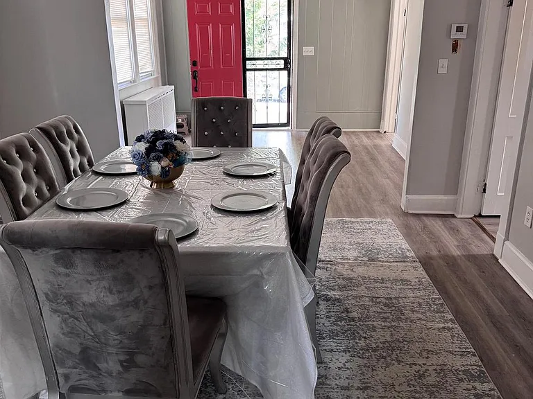 222 Townsend Ave — Photo 6