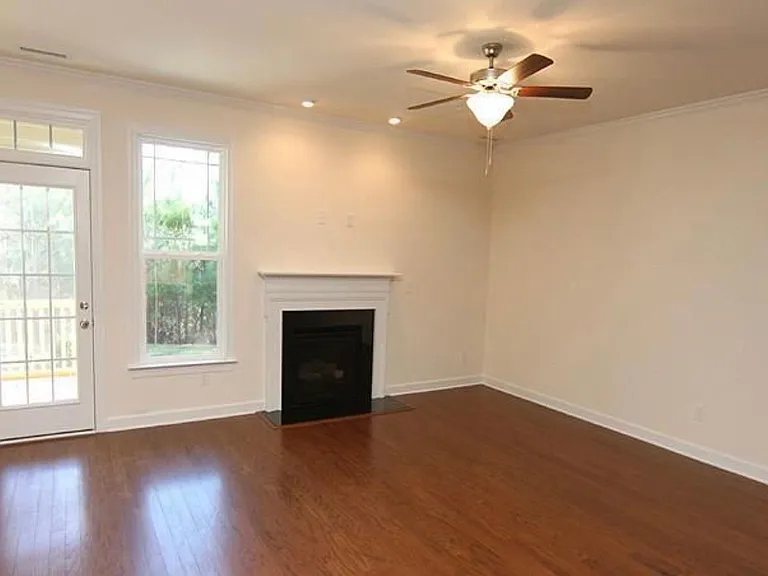 318 Rose Walk Ln — Photo 4