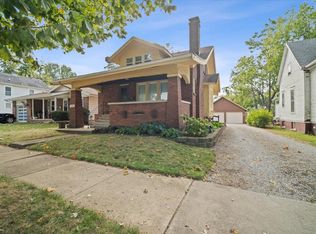 1216 N Lee St, Bloomington, IL 61701