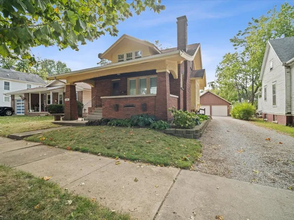1216 N Lee St, Bloomington, IL 61701