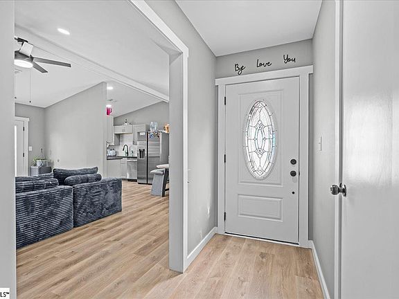 2nd image of 3 Ramey Ct