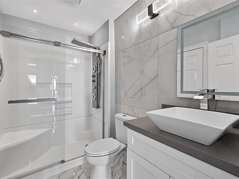 1075 Peachtree Walk NE #A512 — Photo 17