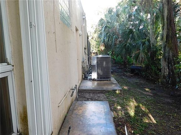 3rd image of 4846 NW 67th Ave