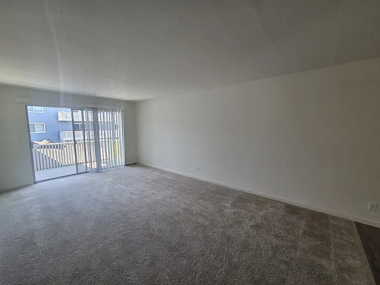Tropic Sands Apartments — Photo 50