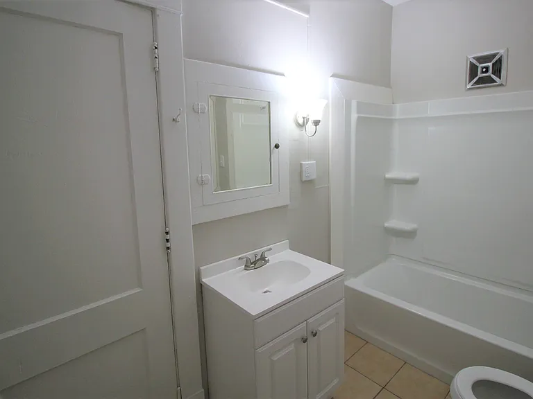 736 Oakland Ave SW — Photo 11