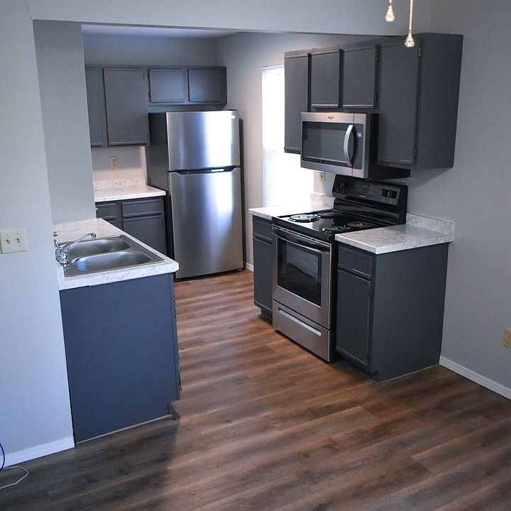 1st image of 1024 E Walnut St #1