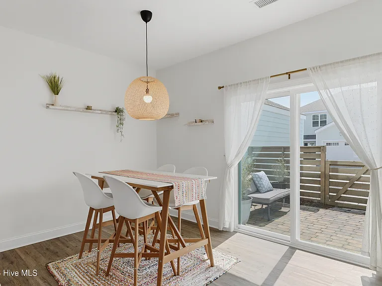 4744 Siddons Dr — Photo 17