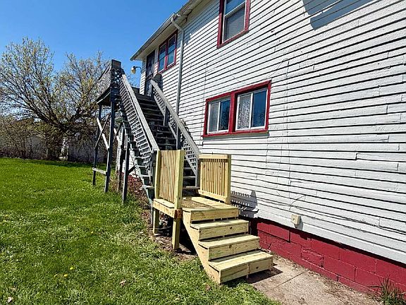 2nd image of 441 S 11th St Unit 1