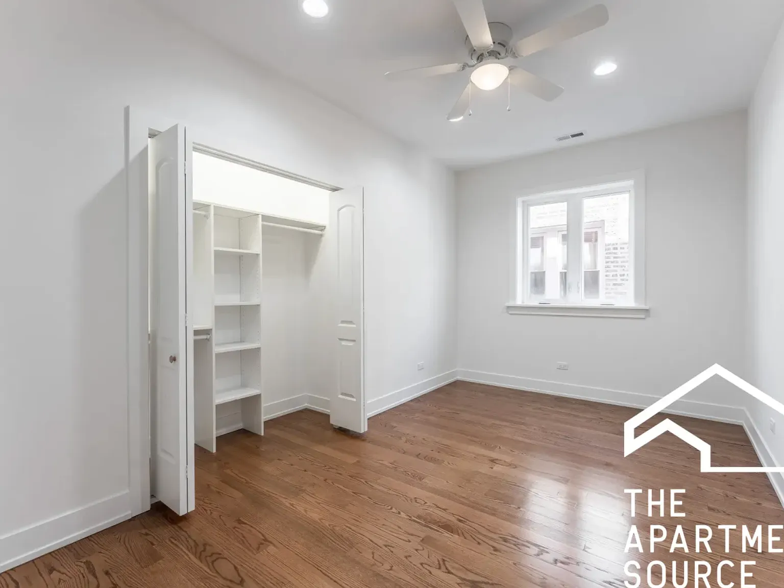 3 bed, 1300 sqft, $3,850 — Photo 3