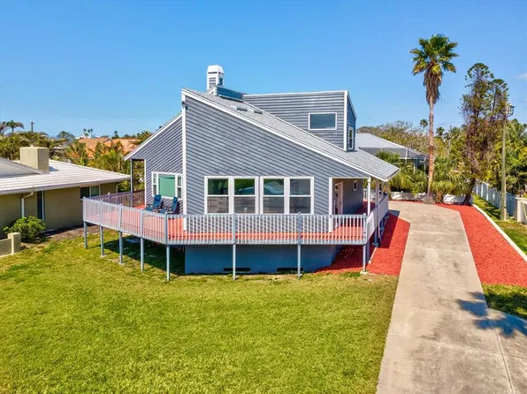 115 16th St, Belleair Beach, FL 33786