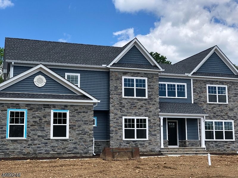 2nd image of 8 Berry Ct