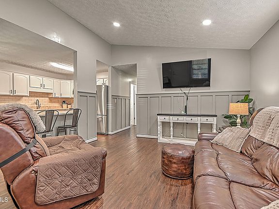 4th image of 904 Cornerstone Ct #0