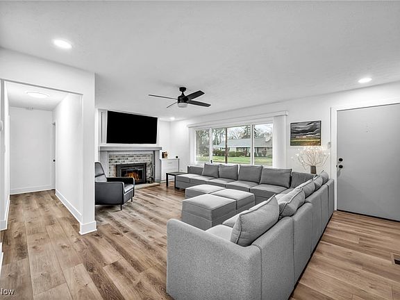 5th image of 431 Pattie Dr
