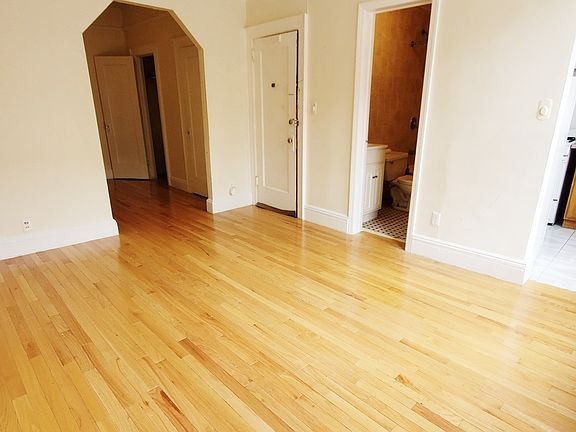 4th image of 25-25 Steinway St #2MM