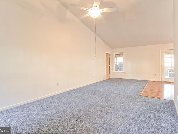 4th image of 245 Vine Pl