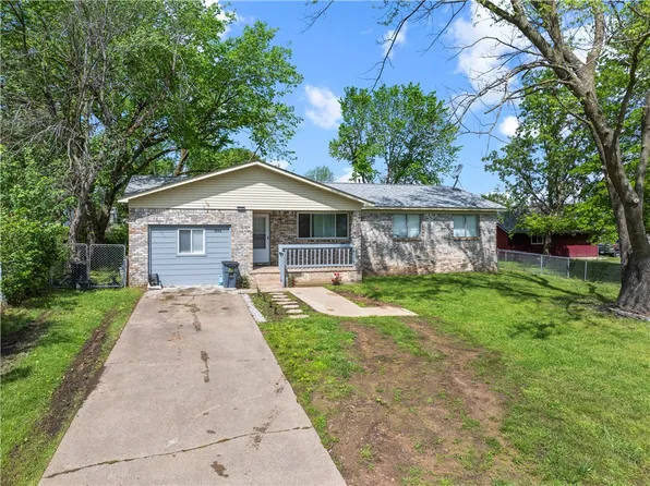 1002 Easy Ave, Green Forest, AR 72638