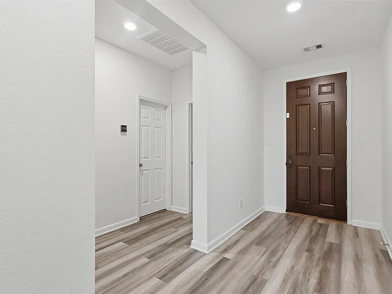 3904 Waterworth Way — Photo 6