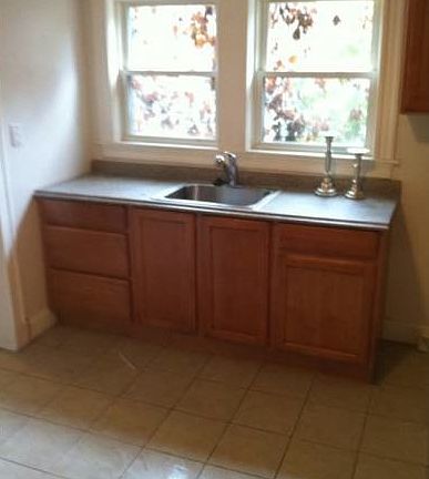 4th image of 559 Ashmont St