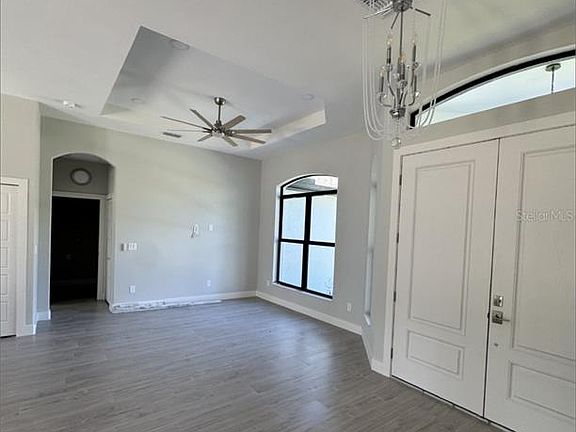 4th image of 342 Kindred Blvd