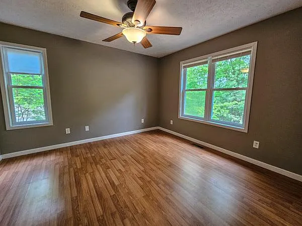 48 Rose Ct — Photo 16