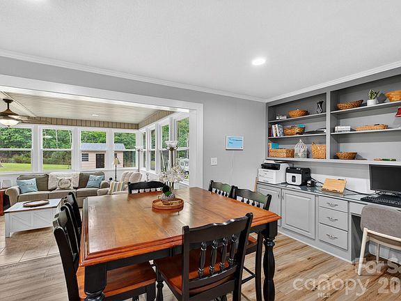 3rd image of 1172 Rainbow Cir