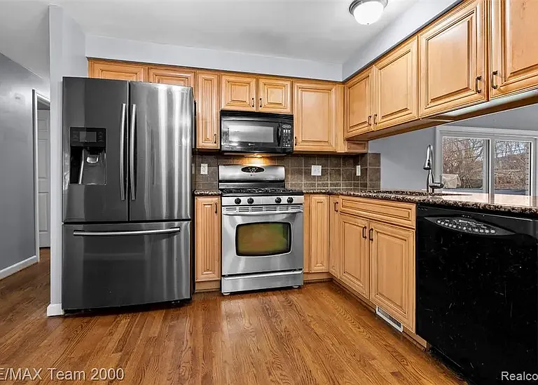 39784 Hillary Dr — Photo 5
